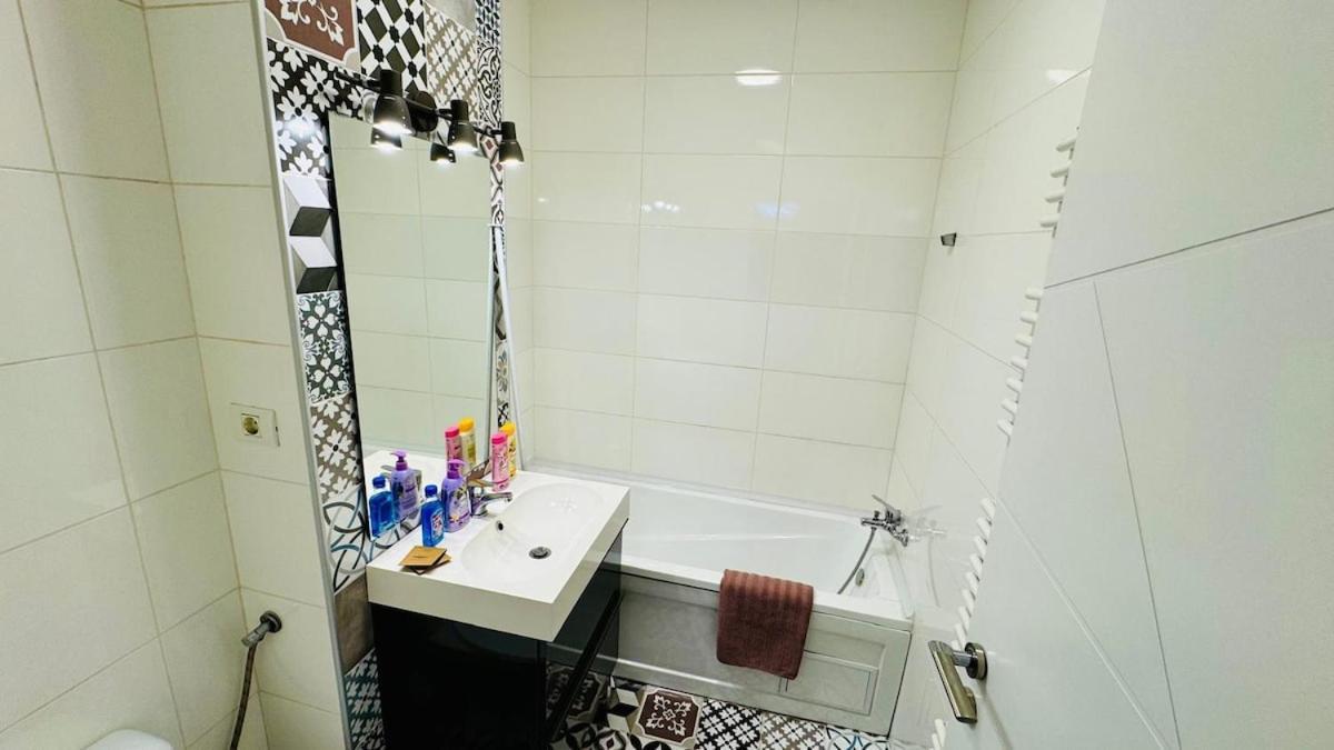 Cosy Near Mall Plaza * Bucureşti